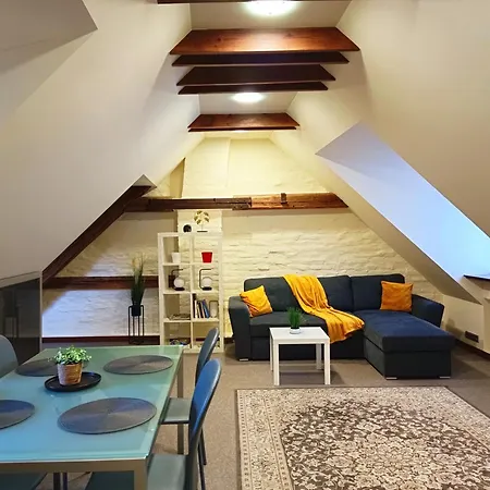 Old Town Charm One Bedroom Spacious Loft Apartment Nearby The Livu Square Riga Exterior foto