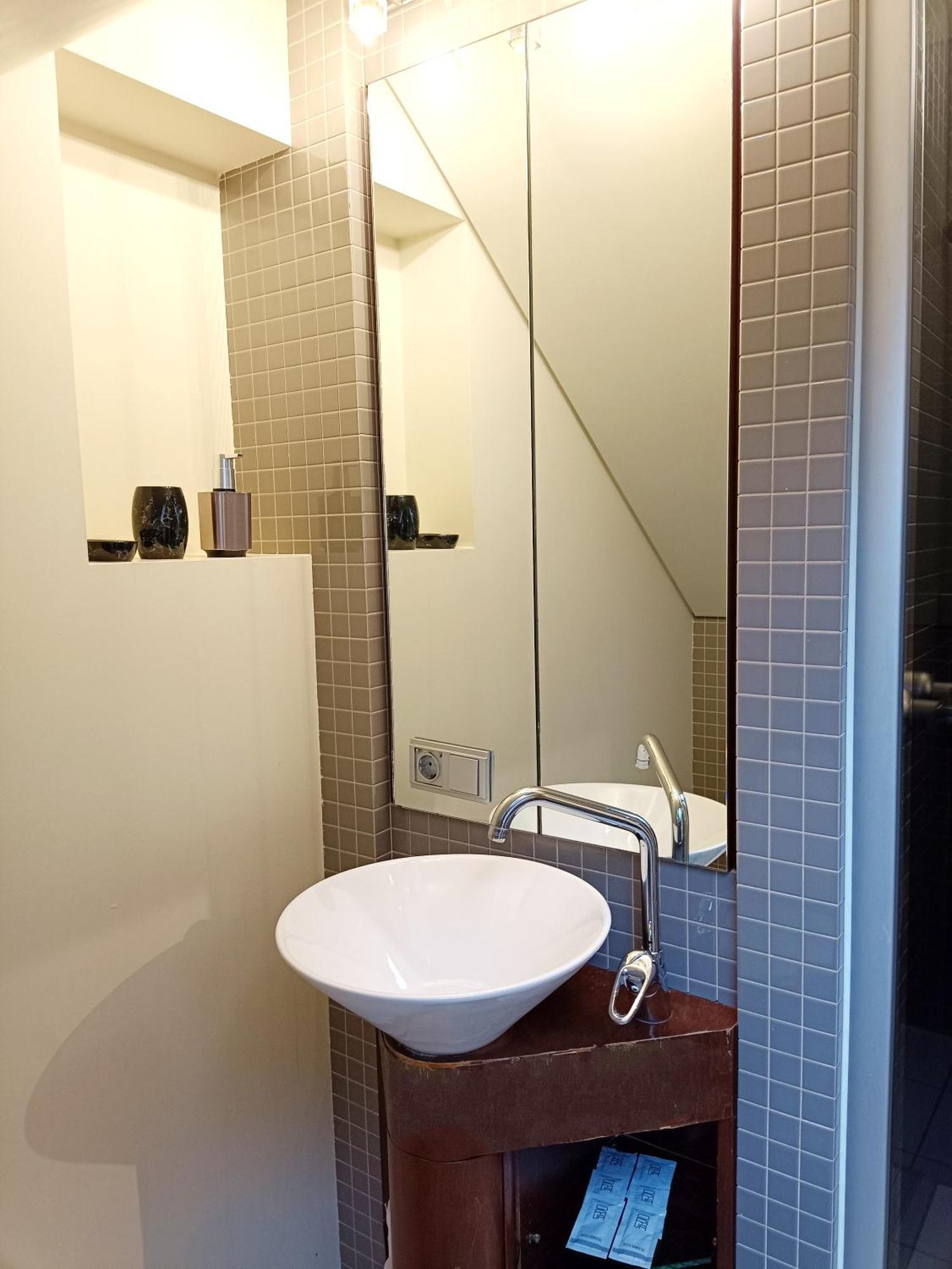 Apartment Old Town Charm One Bedroom Spacious Loft Nearby The Livu Square *
